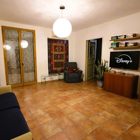 Area 52 Storia Ed Eleganza Vicino Ai Teatri Apartment Palermo Exterior photo